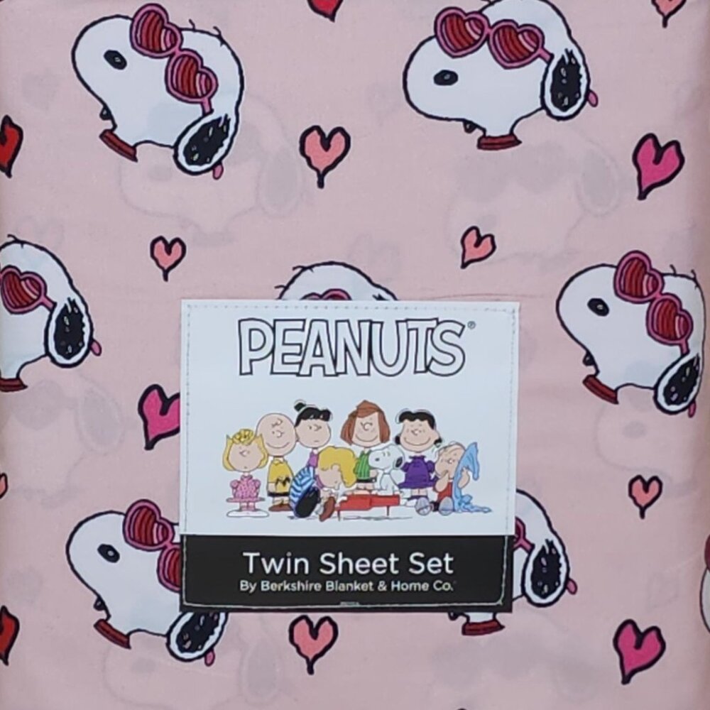 NEW Peanuts Snoopy Twin Size Sheet Set Pink Hearts Glasses
